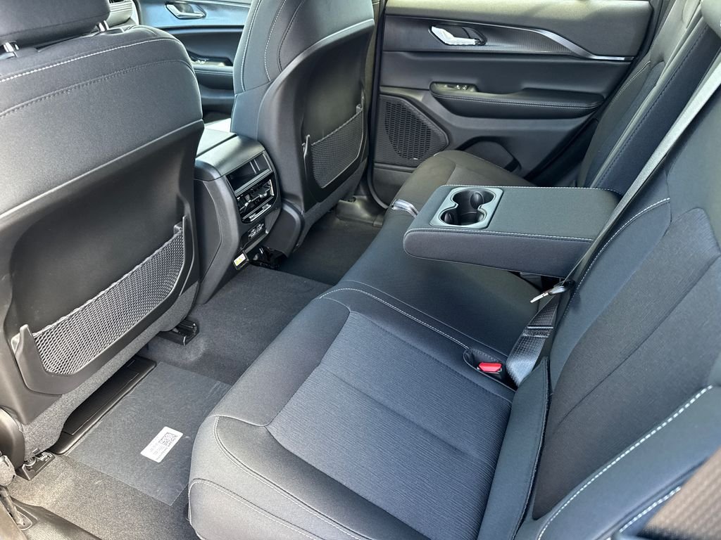 New 2026 Diamond Black Crystal Pearlcoat Jeep Laredo X image 19