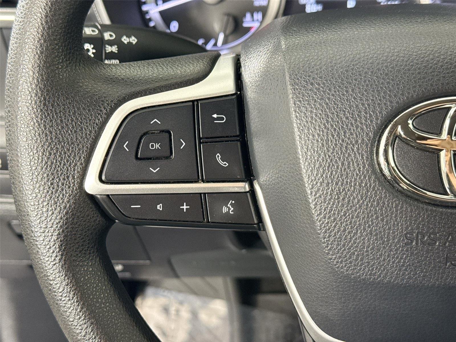 2023 Toyota Highlander L - Photo 16
