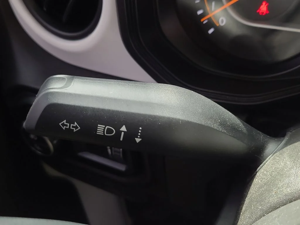 Used 2024 White Jeep Sport S image 31