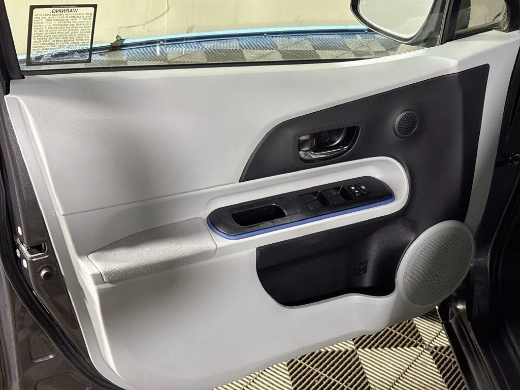 Used 2013 Gray Toyota Two image 10
