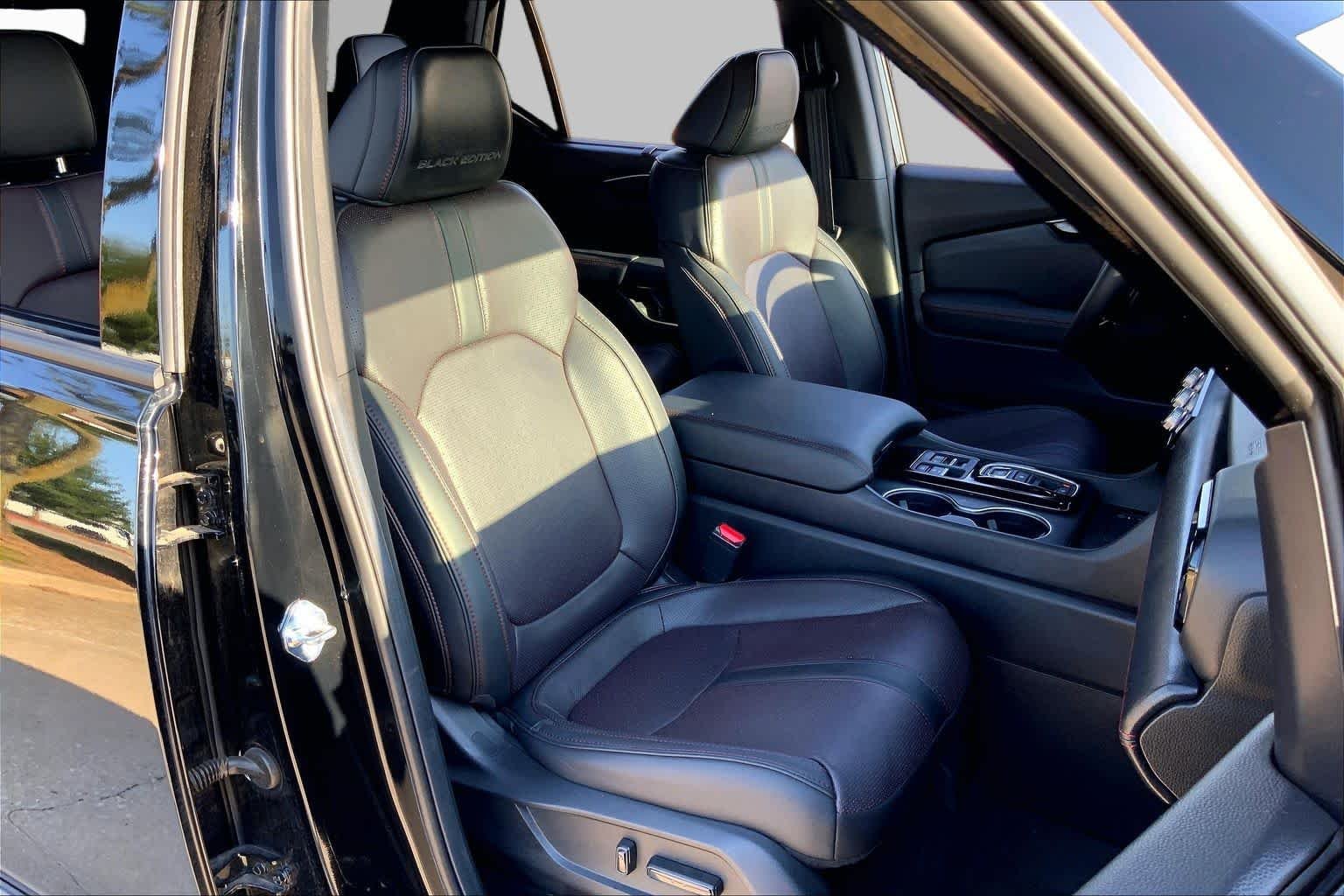Used 2025 Crystal Black Pearl Honda Black Edition image 9
