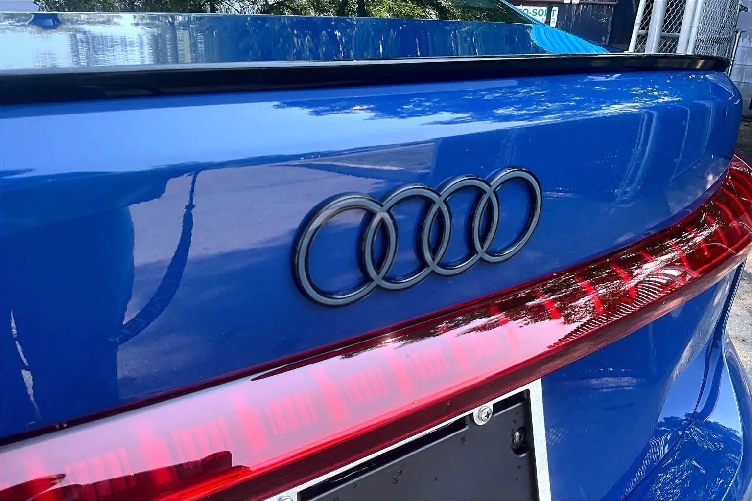 New 2026 Ascari Blue met Audi Premium Plus image 15