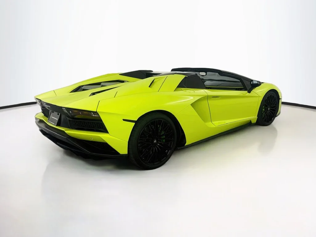Used 2019  Lamborghini Base image 5