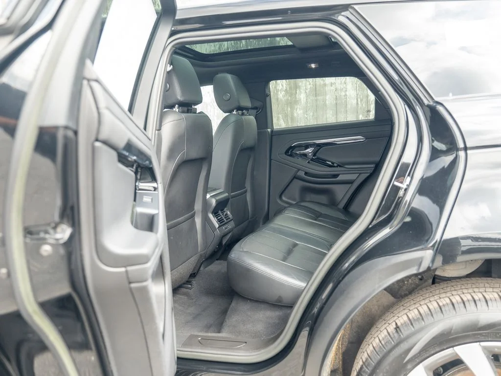 Used 2023 Black Land Rover S image 34