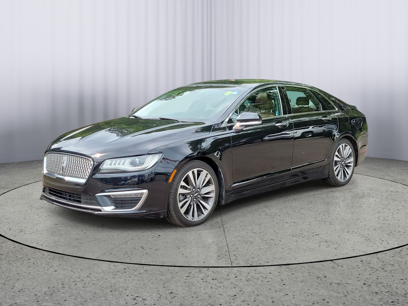 Used 2017 Black Lincoln Reserve image 5
