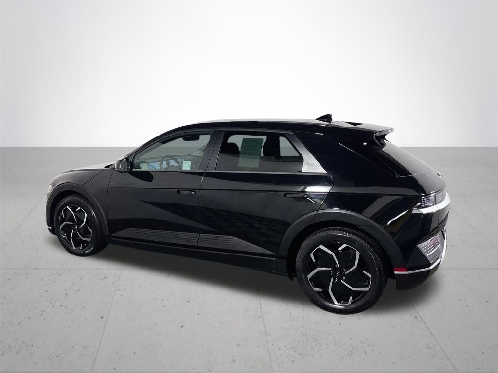 Used 2024 Black Hyundai SEL image 8