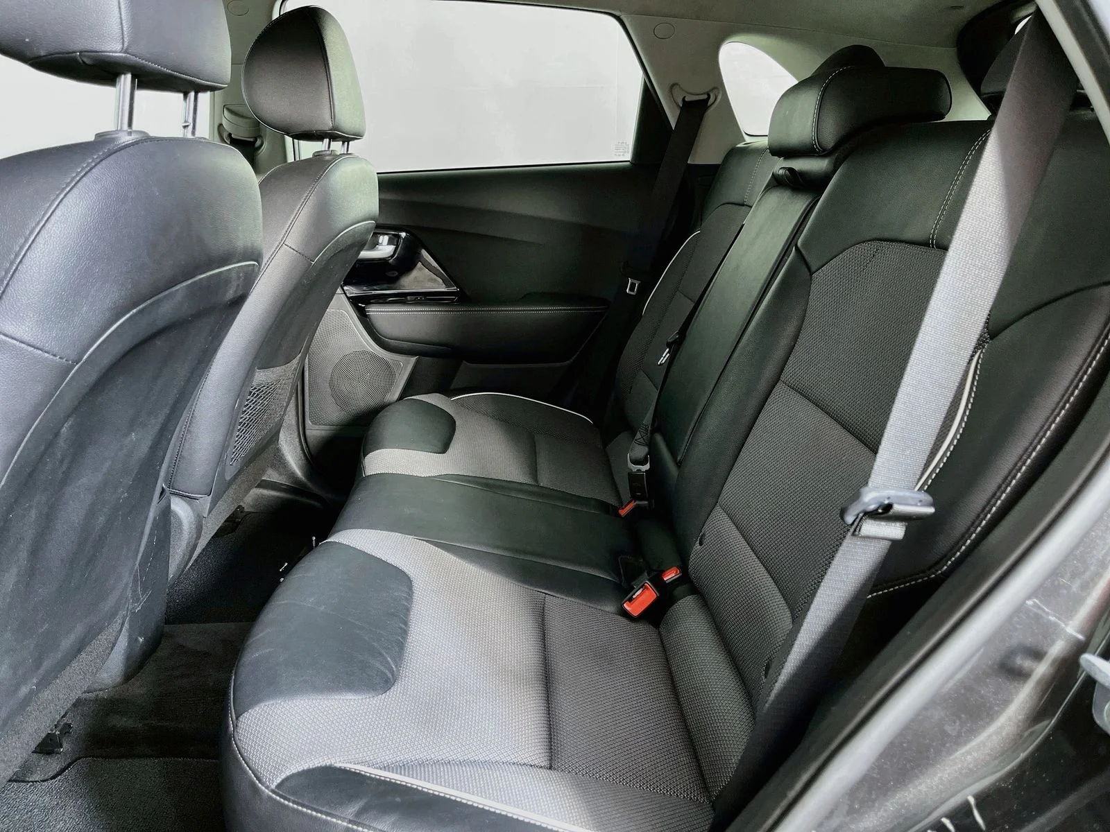 Used 2022 Gray Kia EX image 28