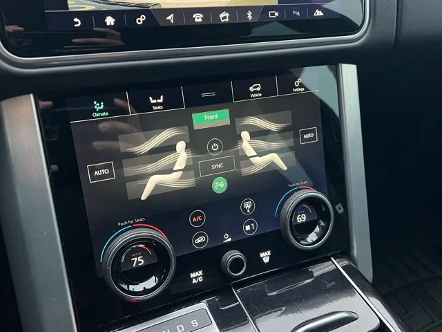 Used 2018 White Land Rover HSE image 15