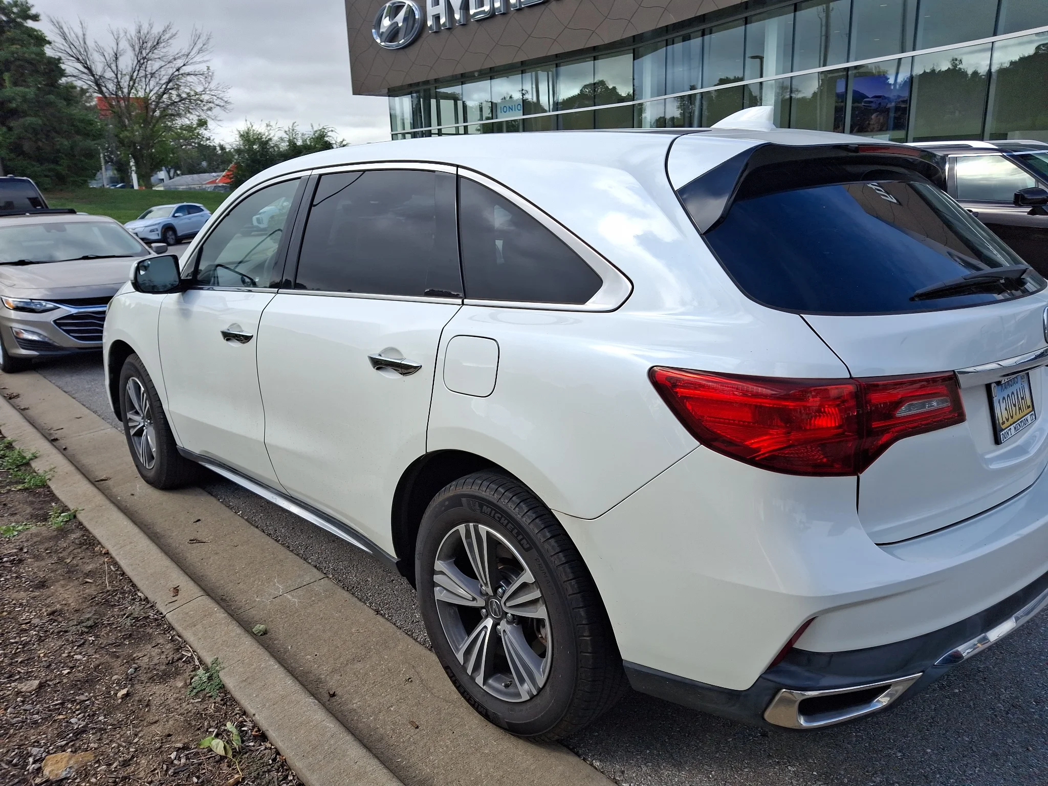 Used 2018 White Diamond Pearl Acura 3.5L (A9) image 6