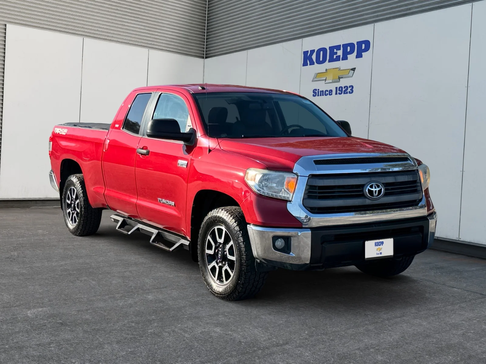 Used 2015 Barcelona Red Metallic Toyota SR5 image 7