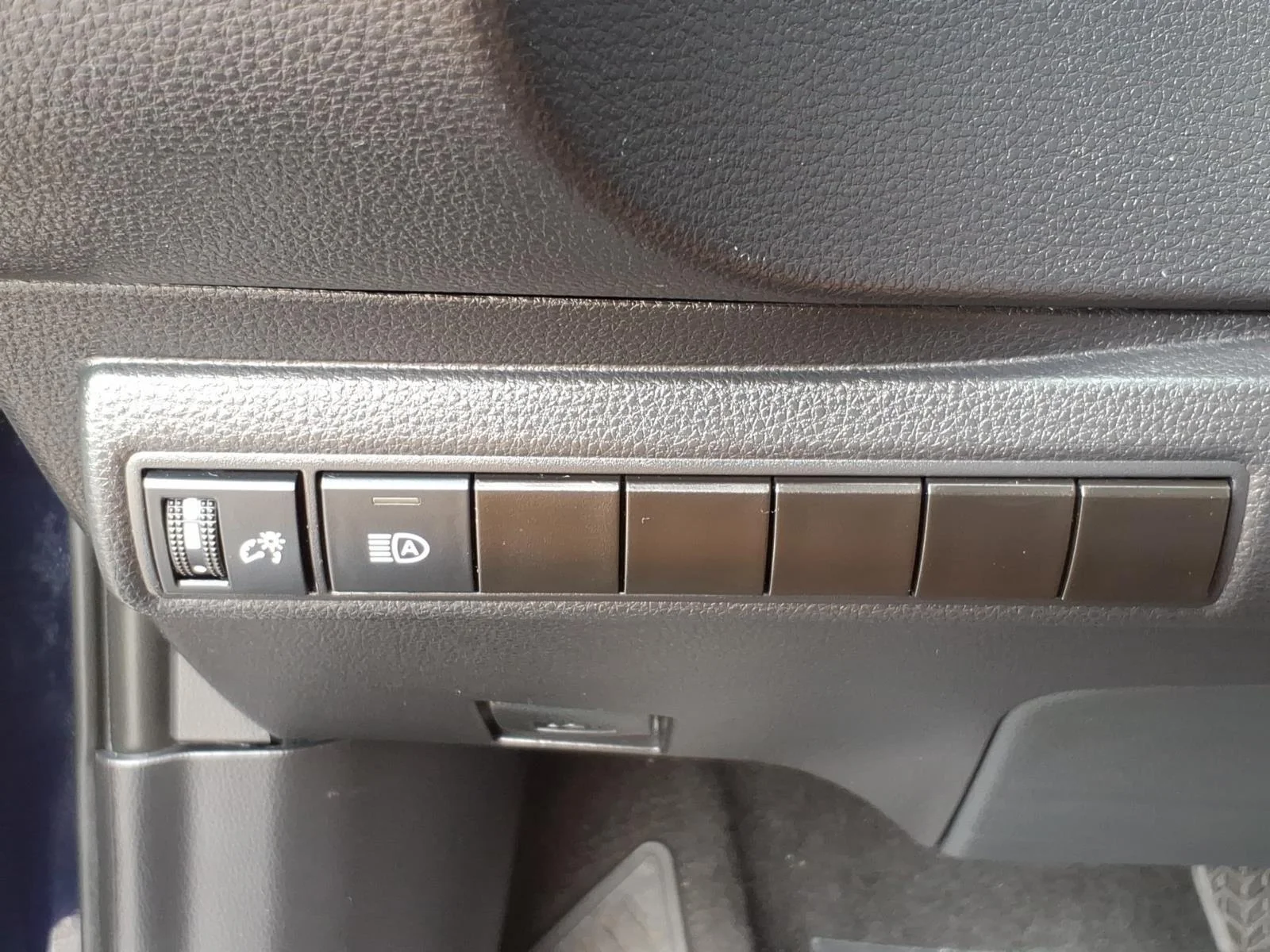 Used 2025 Blueprint Toyota LE image 16