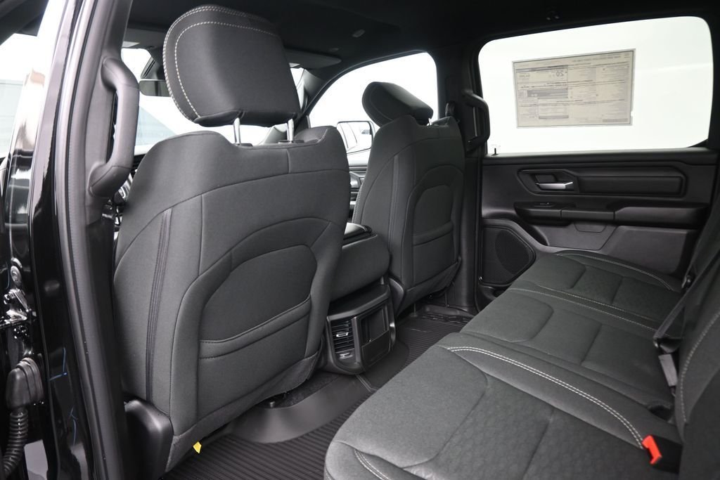 New 2026 Diamond Black Crystal Pearl-Coat Exterior Paint RAM Warlock image 23