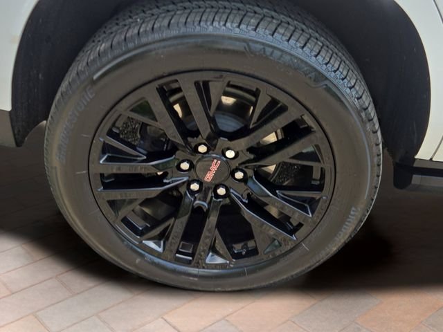 Used 2024 Summit White GMC Denali image 29
