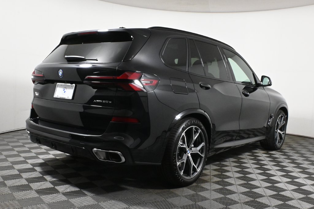 Used 2026 Black BMW xDrive50e image 7