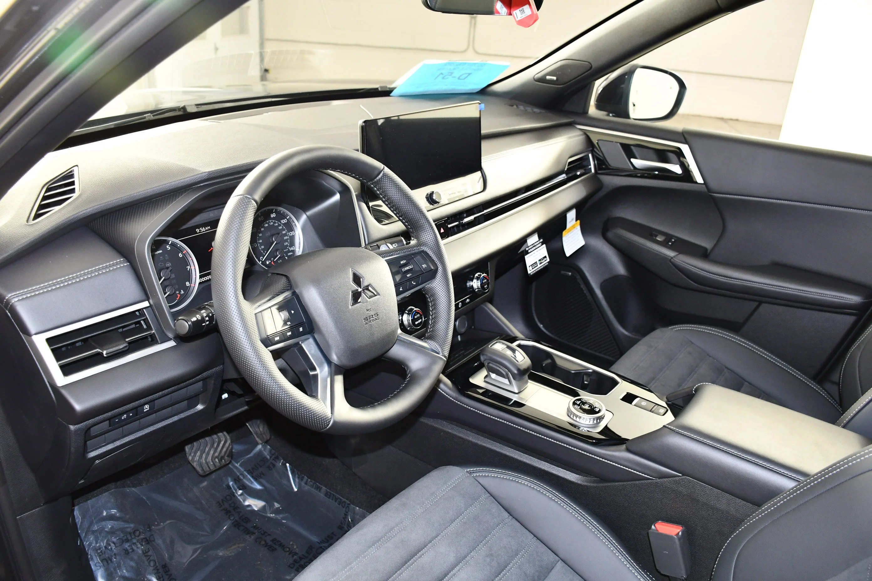New 2026 Graphite Gray Mitsubishi LE image 2