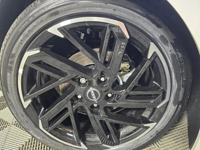 New 2026 Aspen White TriCoat / Super Black Two-tone Nissan SR image 2
