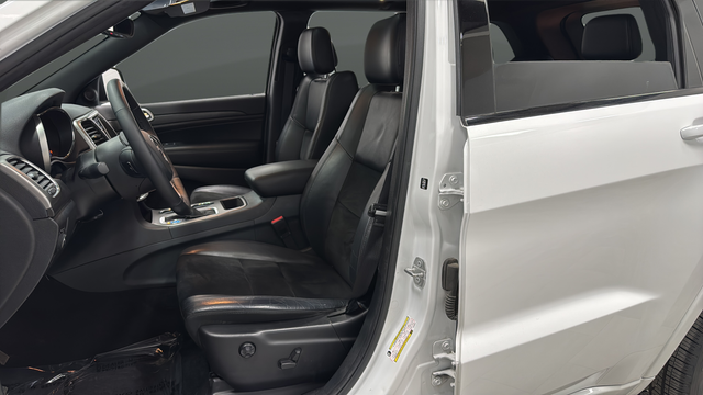 Used 2018 Bright White Clearcoat Jeep Altitude image 9