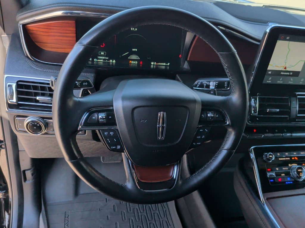 Used 2020 Black Lincoln Reserve image 17