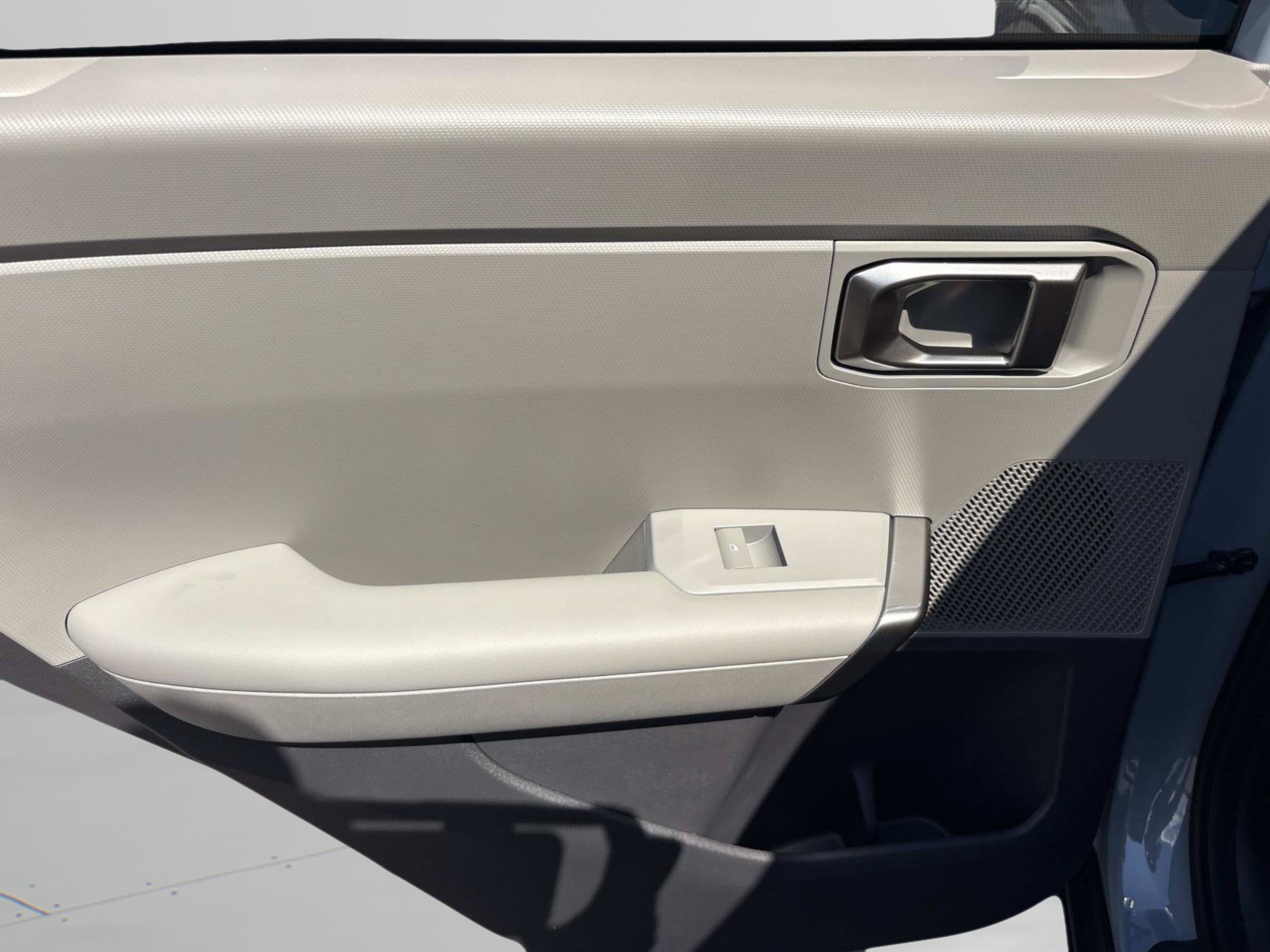 New 2027 Pale Gray Kia EX image 16