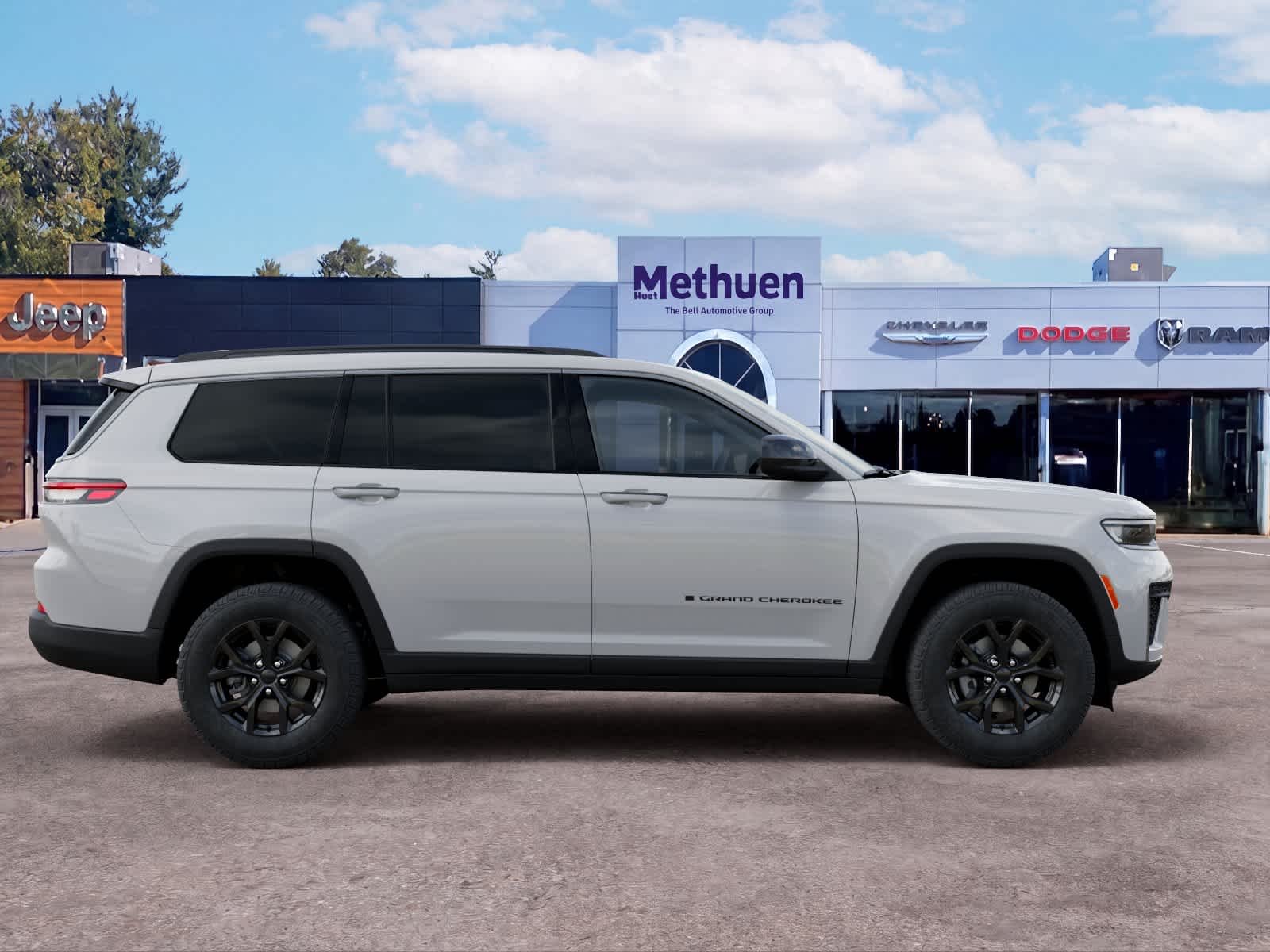 New 2026 Bright White Clear-Coat Exterior Paint Jeep Laredo Altitude image 21