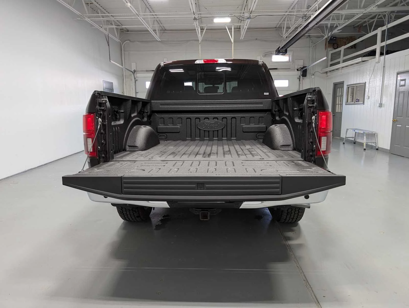 Used 2019 Magma Red Metallic Ford LARIAT image 43