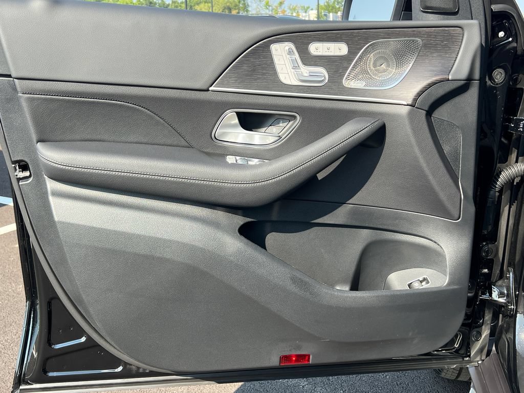 New 2026 Black Mercedes-Benz GLS 450 image 47