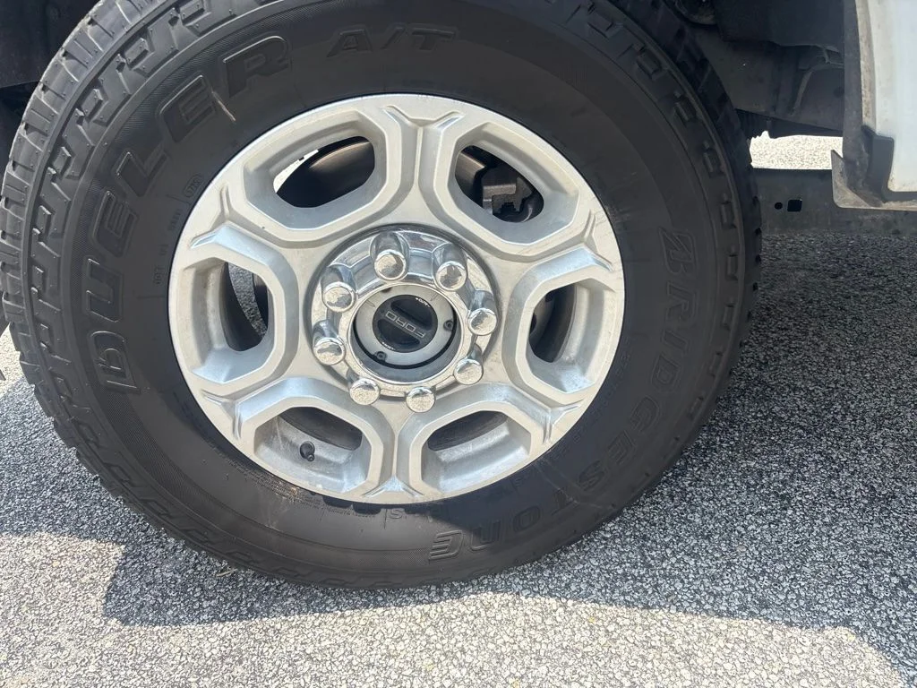 Used 2025 White Ford XLT image 9