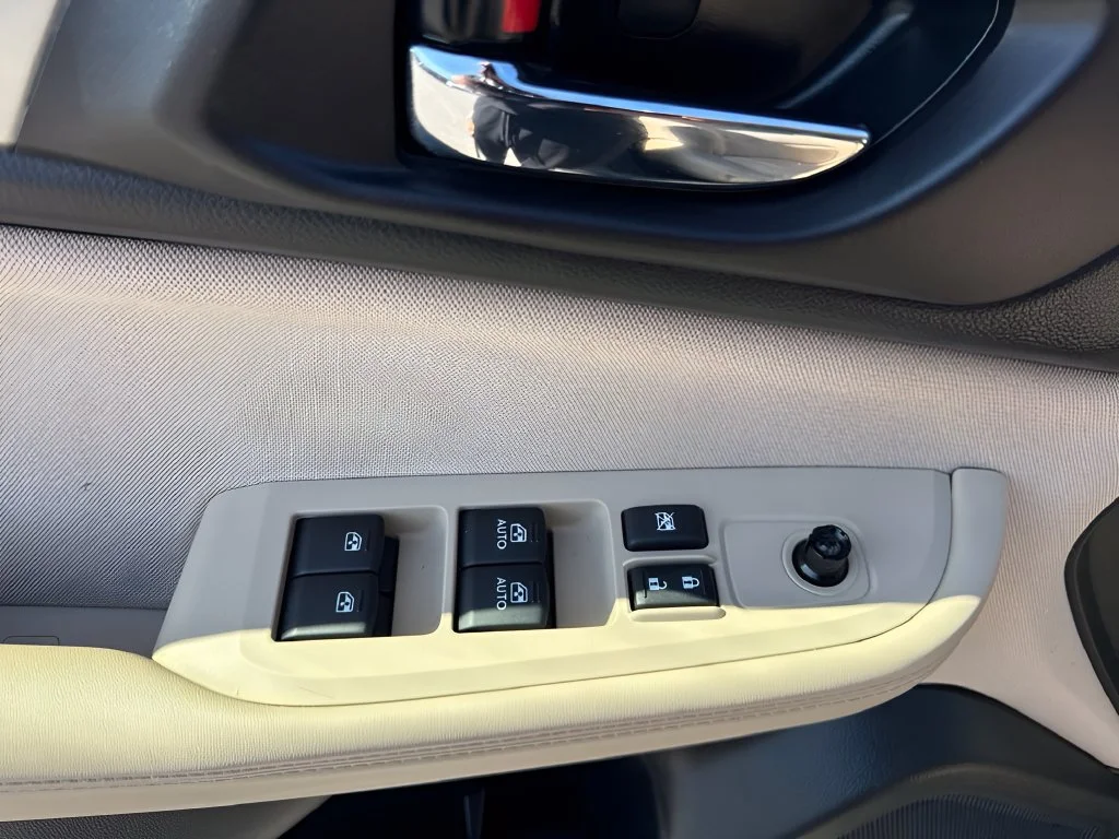 Used 2019 Green Subaru 2.5i Premium image 23
