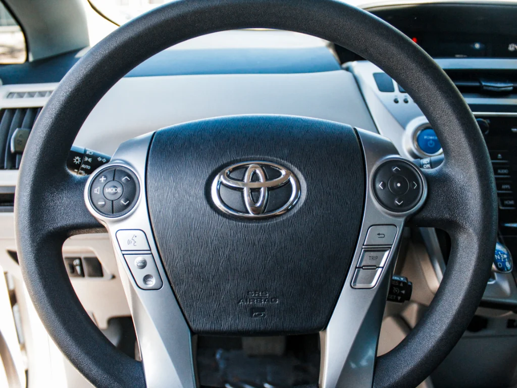 Used 2017 Blizzard Pearl Toyota Three image 12