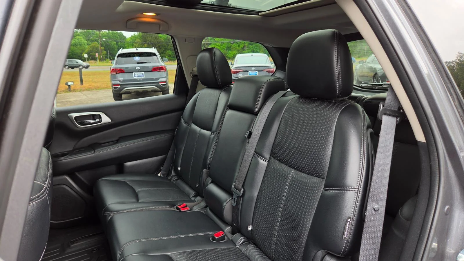 Used 2018 Gun Metallic Nissan Platinum image 42