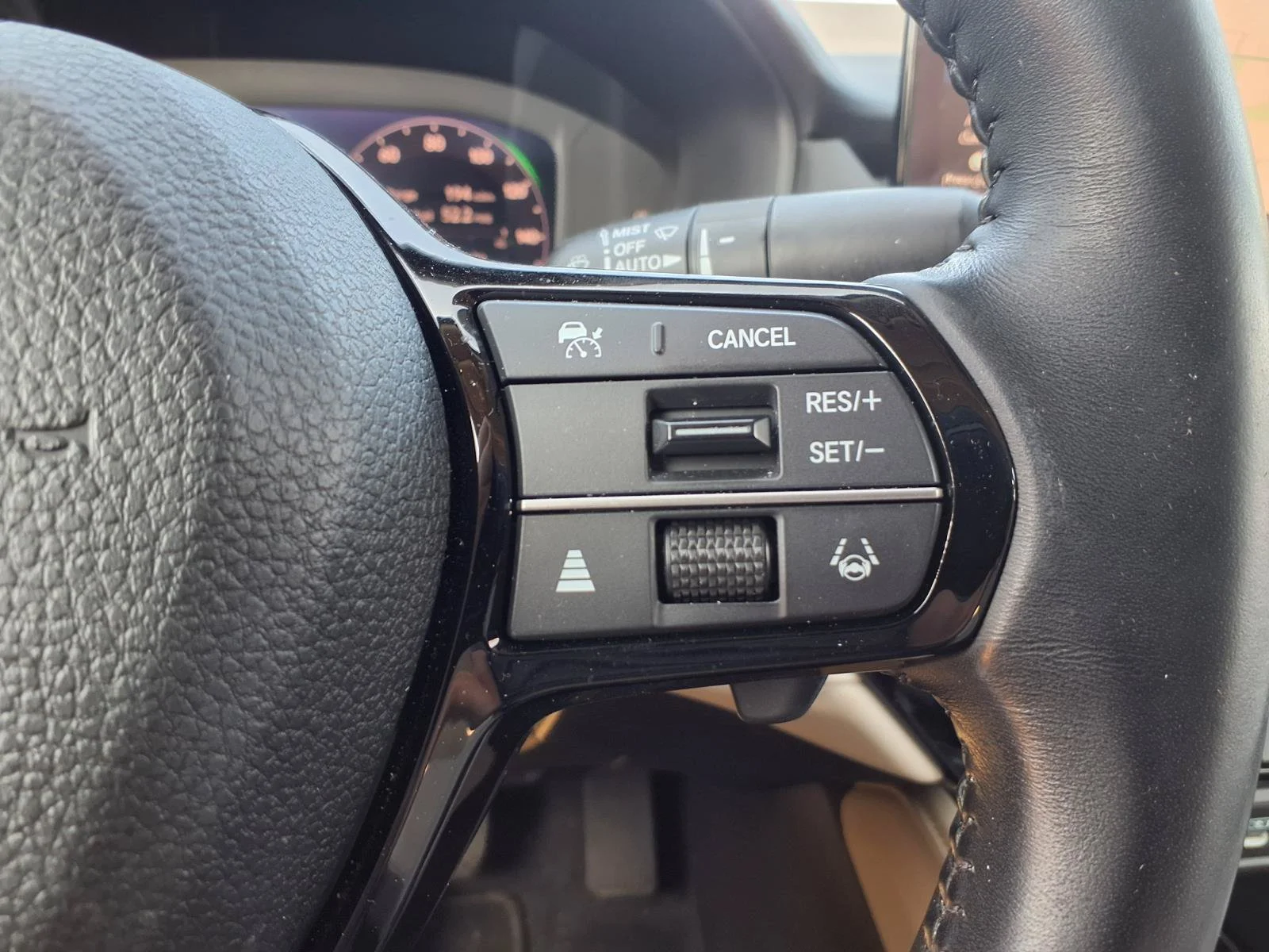 Used 2023 Platinum White Pearl Honda Touring image 16
