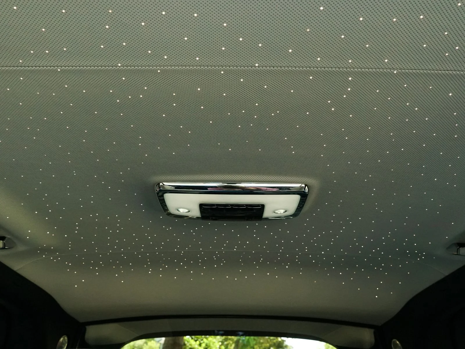 New 2027 Arctic White Rolls-Royce Black Badge image 18