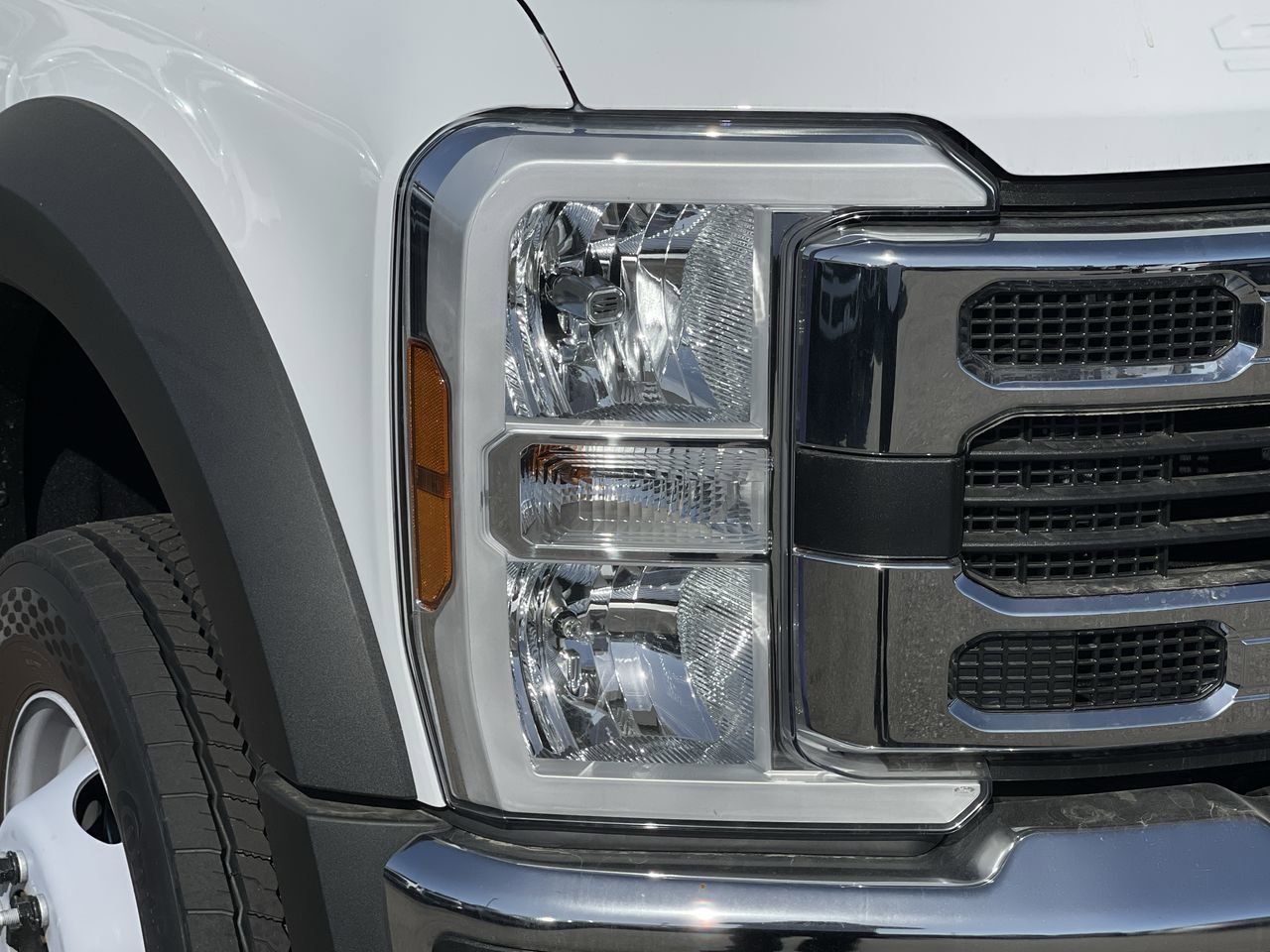 2025 Ford F-550 Super Duty Chassis Cab XL - Photo 7