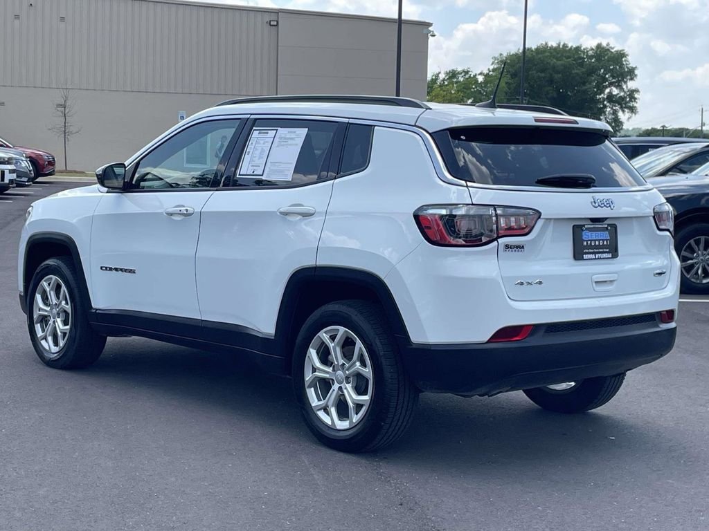 Used 2024 White Jeep Latitude image 5
