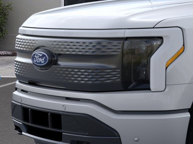 2025 Ford F-150 Lightning Flash - Photo 17