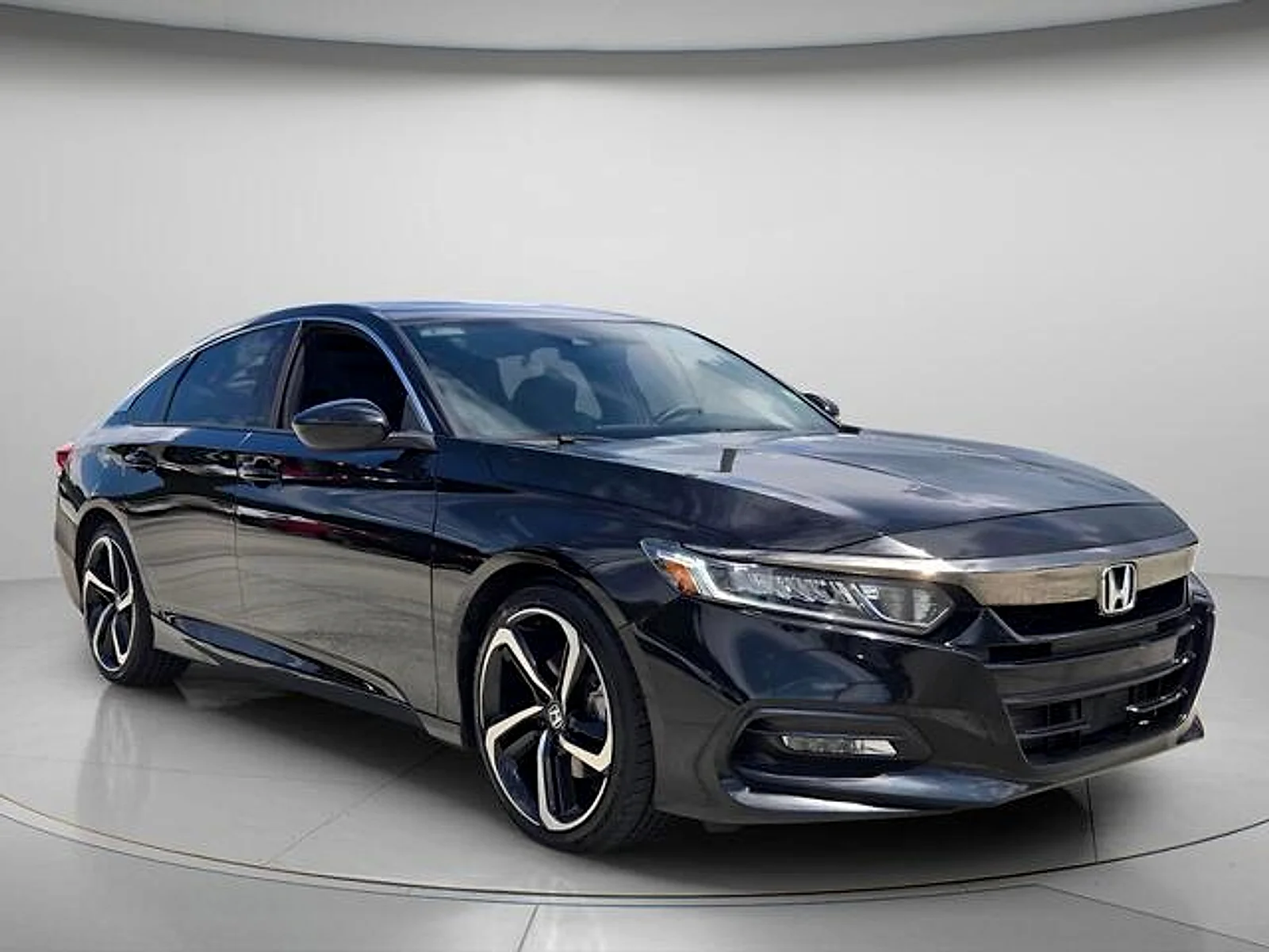 Used 2019  Honda Sport image 9