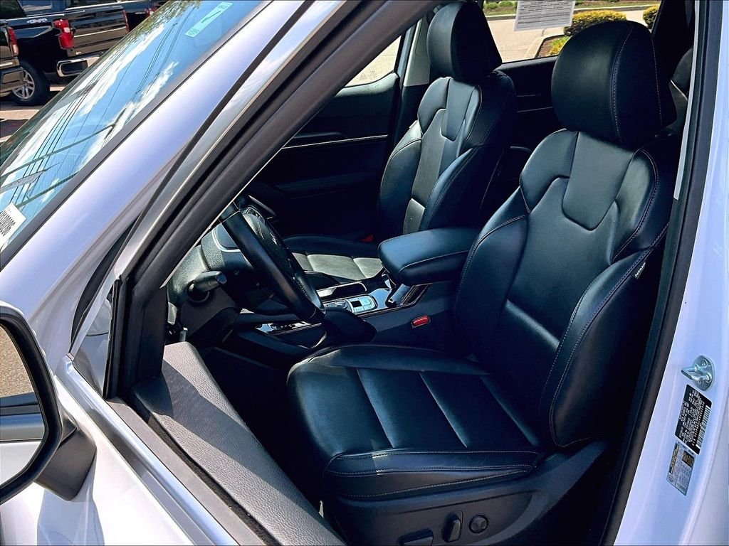 Used 2024 White Kia S image 10