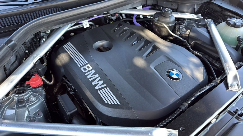 New 2026 Skyscraper Grey Metallic BMW sDrive40i image 20