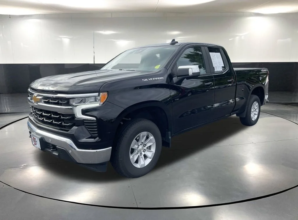 Used 2024 Black Chevrolet LT image 8