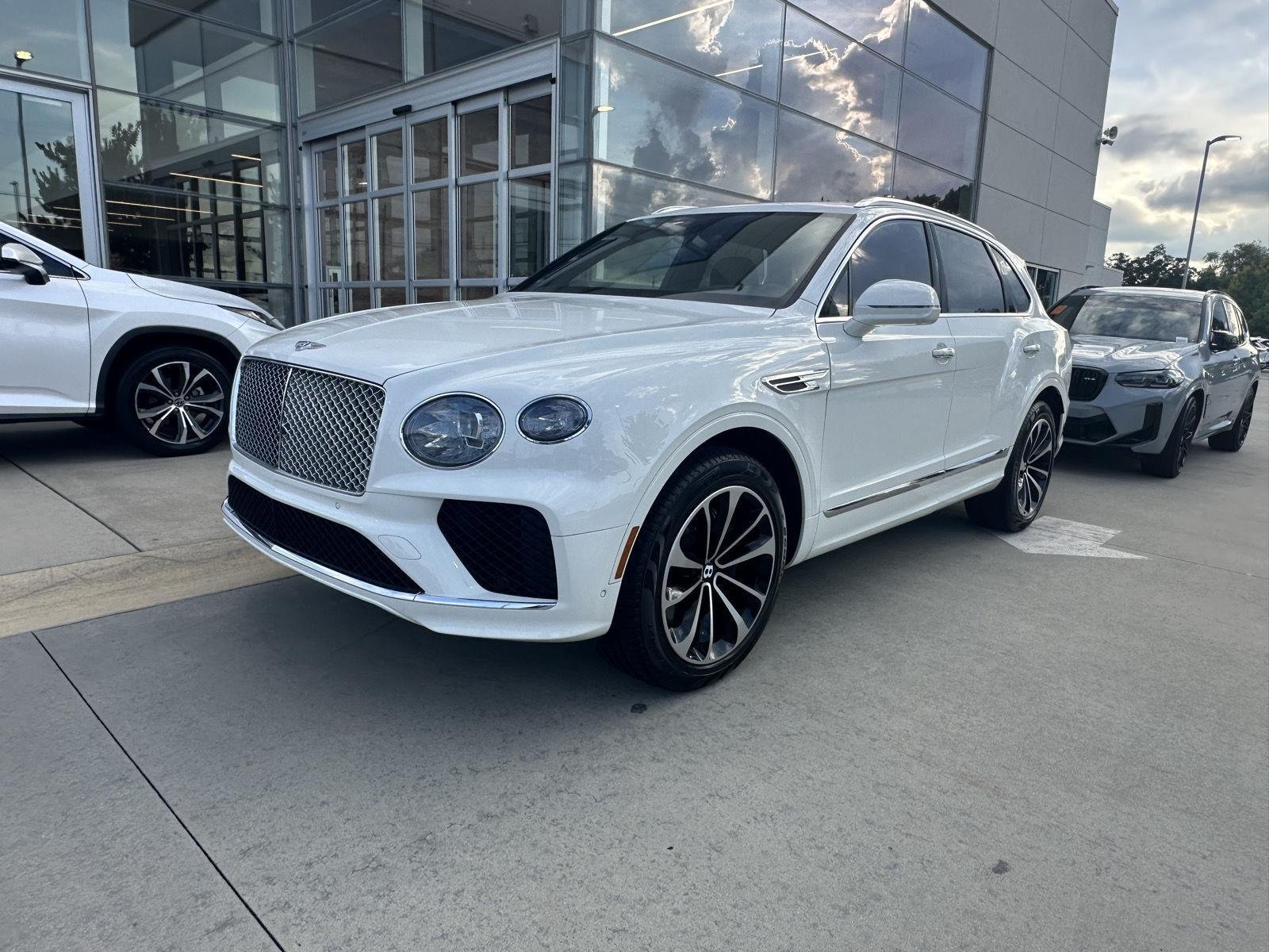 Used 2023  BENTLEY  image 1