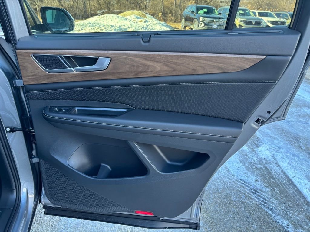 New 2026 Silver Volkswagen 2.0T SE w/Technology image 18