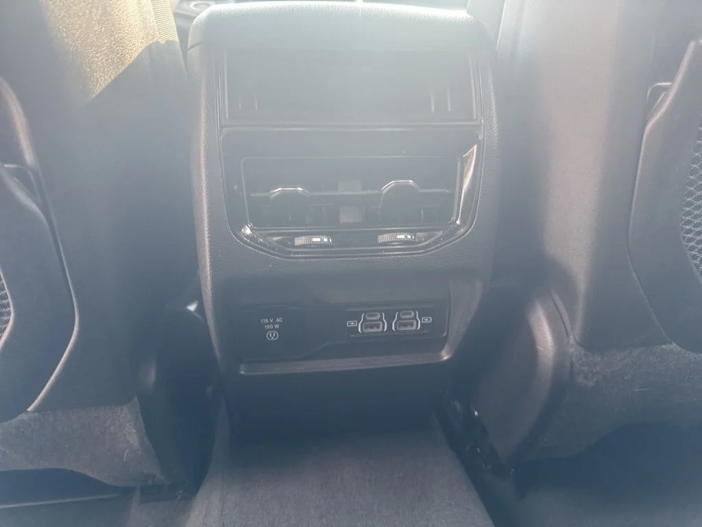 Used 2024 Silver Jeep Altitude image 30