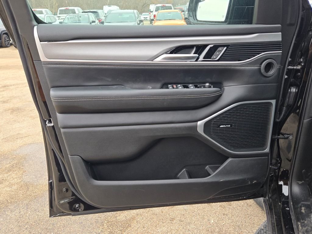 New 2026 High Gloss Black Jeep Limited Altitude image 25