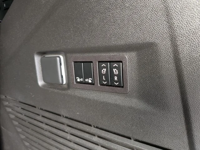Used 2023 Beige GMC Denali image 10