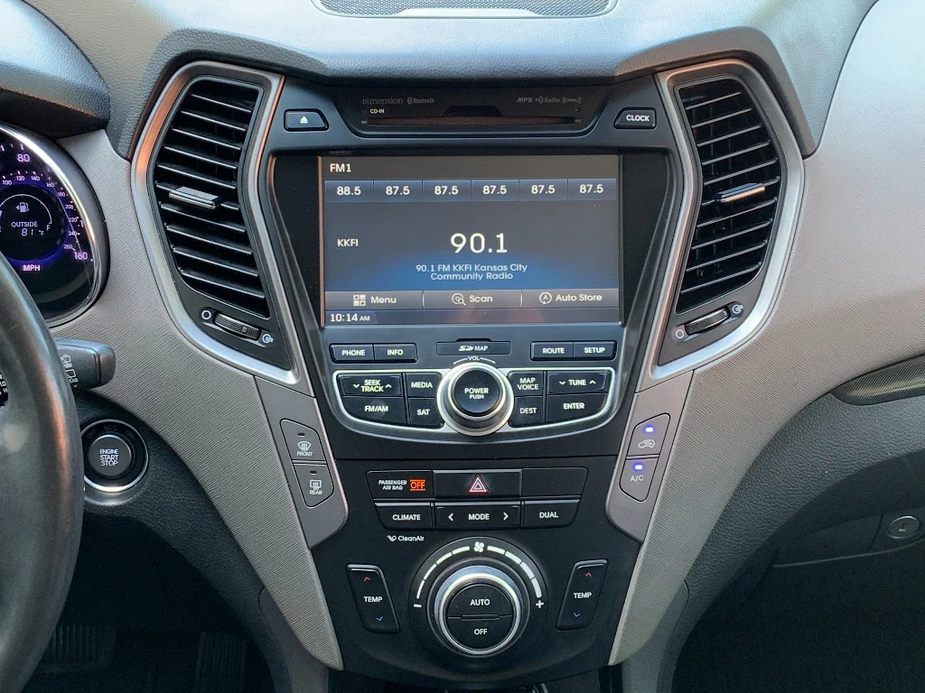 Used 2014 Moonstone Silver Hyundai 2.4L (A6) image 13