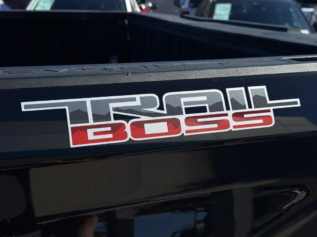 Used 2021 BLACK Chevrolet LT Trail Boss image 11