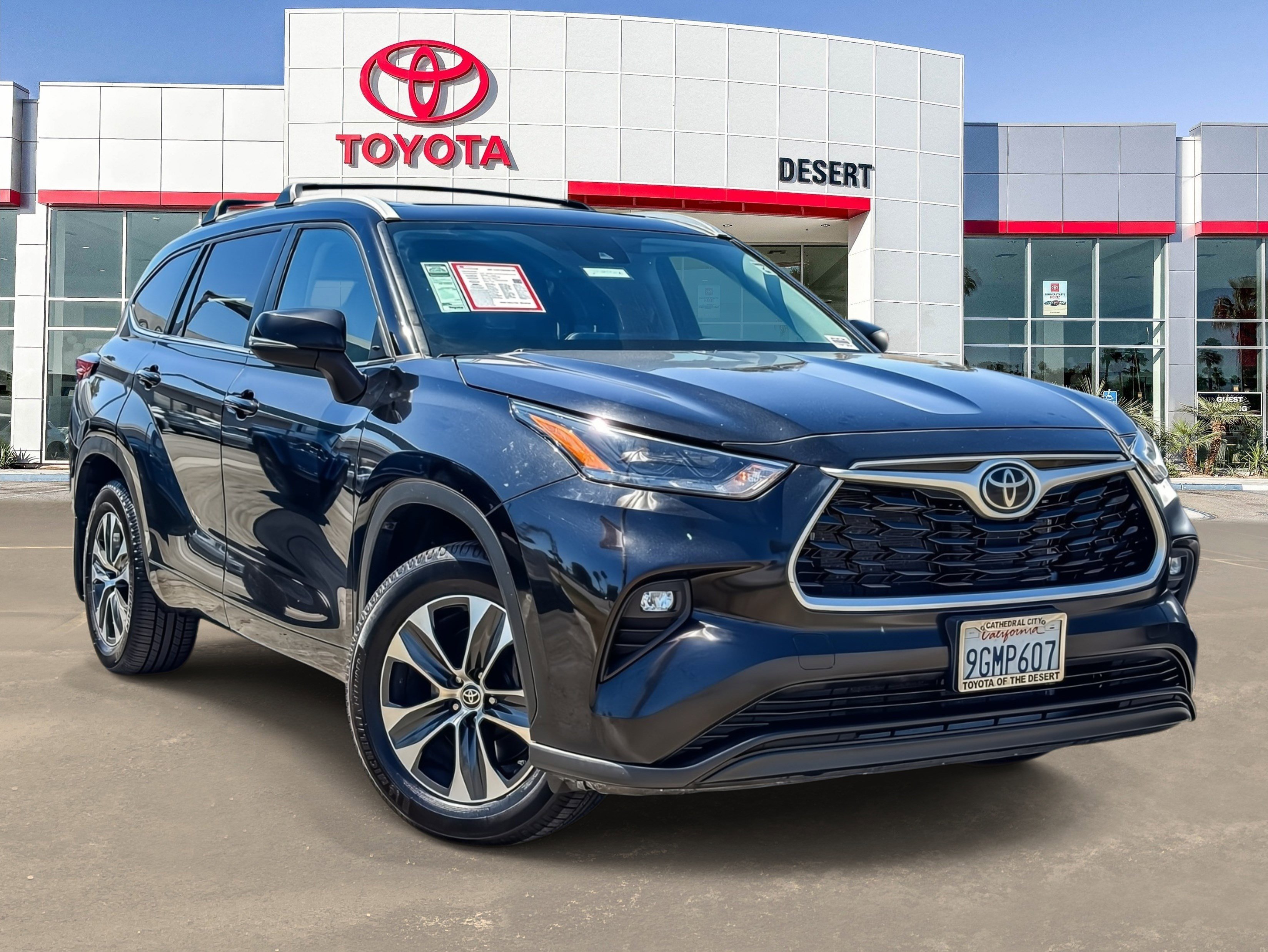 2023 Toyota Highlander XLE FWD's photo