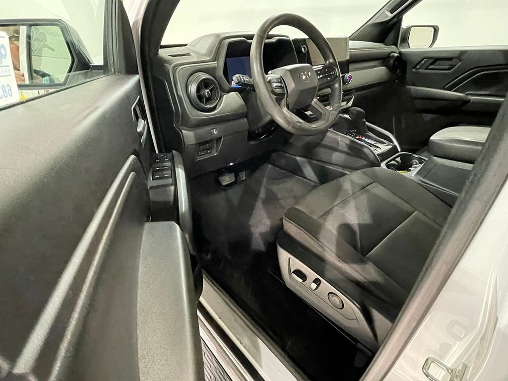 Used 2023 White Chevrolet Trail Boss image 20