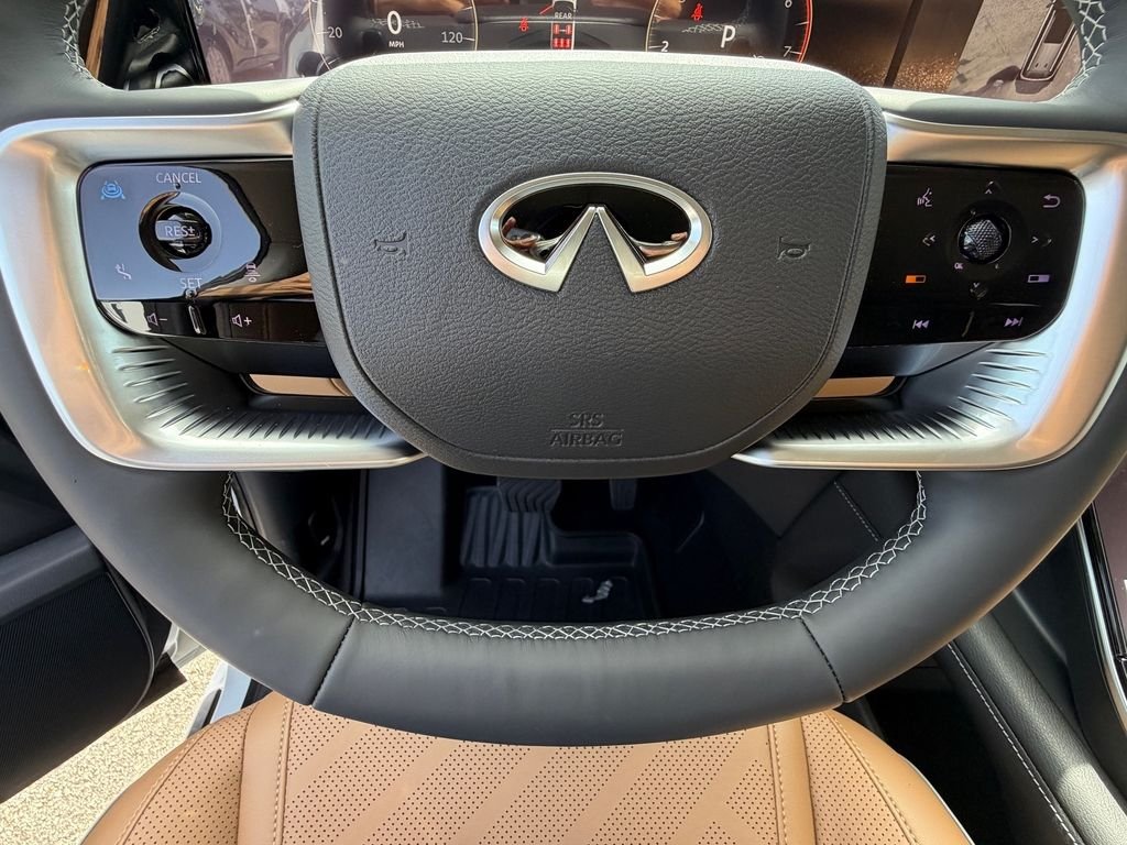 New 2027 RADIANT WHITE INFINITI Luxe 4WD image 25