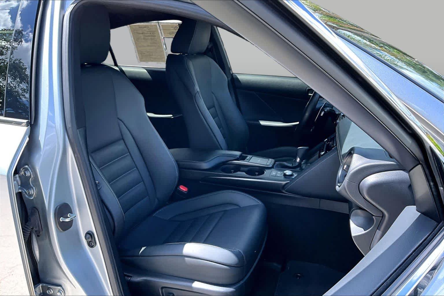 Used 2023 Iridium Lexus F SPORT image 9